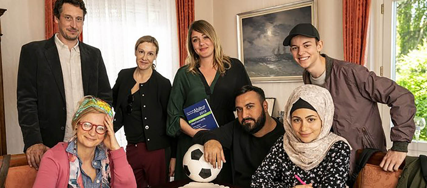 Komödie "Volle Reife" mit Hans Löw, Alwara Höfels, Johanna Gastdorf, Sami Nasser, Yeliz Simsek, Christian Hockenbrink, Peer Martiny, Doris Plenert